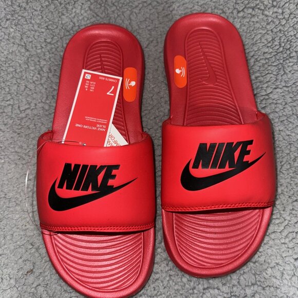Men's Nike Victori One Slide University Red/Black (CN9675 600)size 7 - Picture 2 of 13